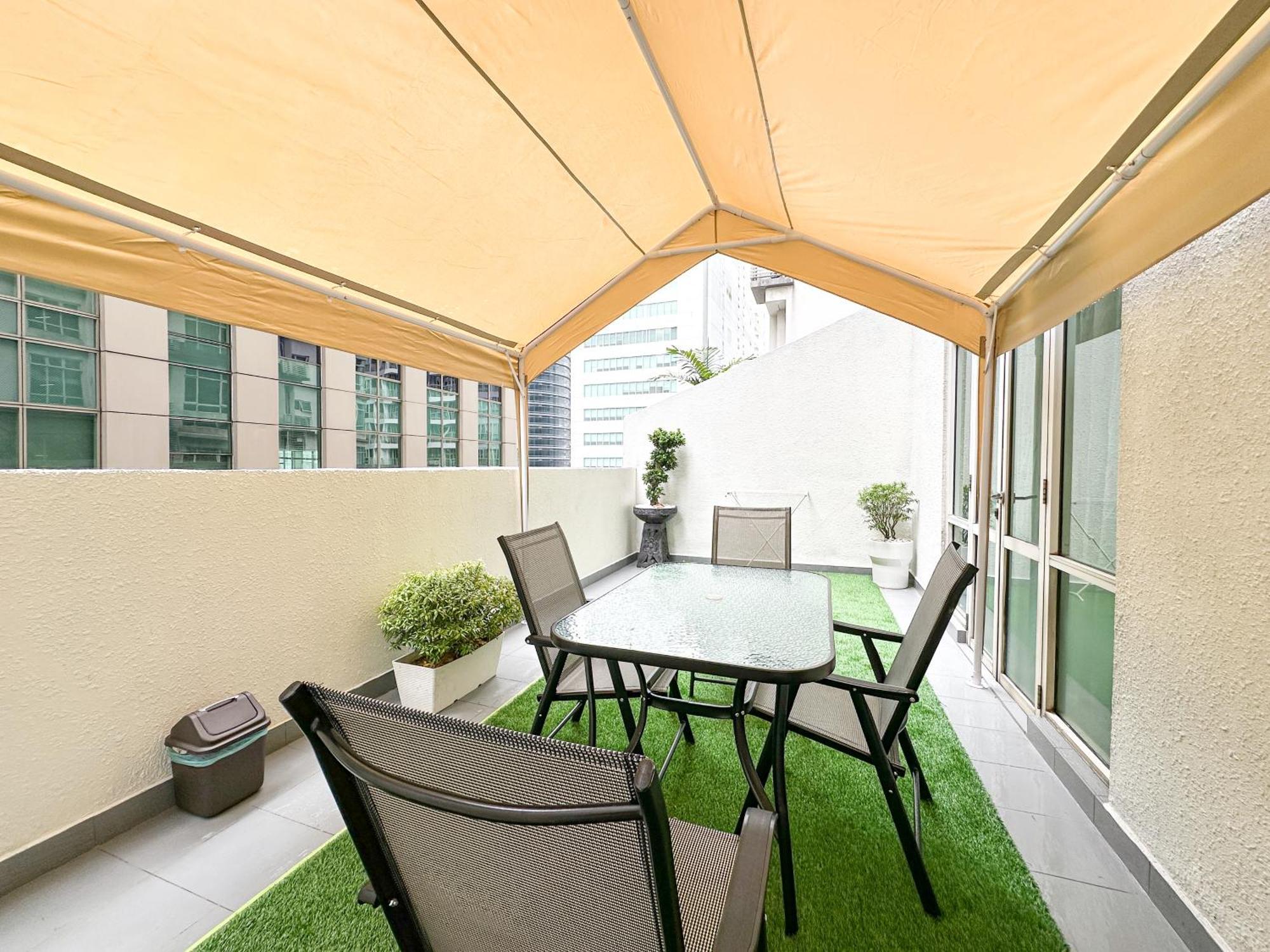 Klcc Suites By Nhb Kuala Lumpur Exterior photo